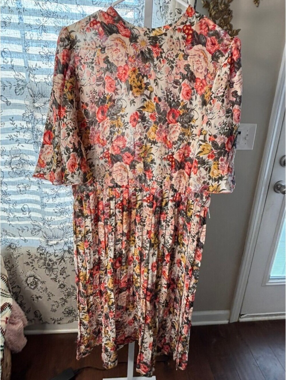 Vintage 90s D'Allaird's Romantic Floral Midi Dress
